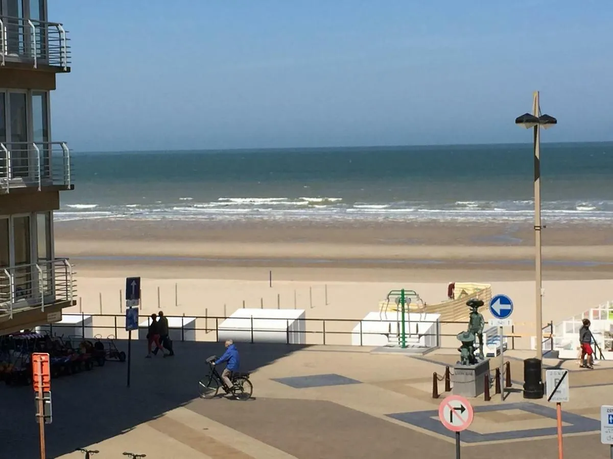 Spacieux Appartement Au Coin De La Plage Middelkerke